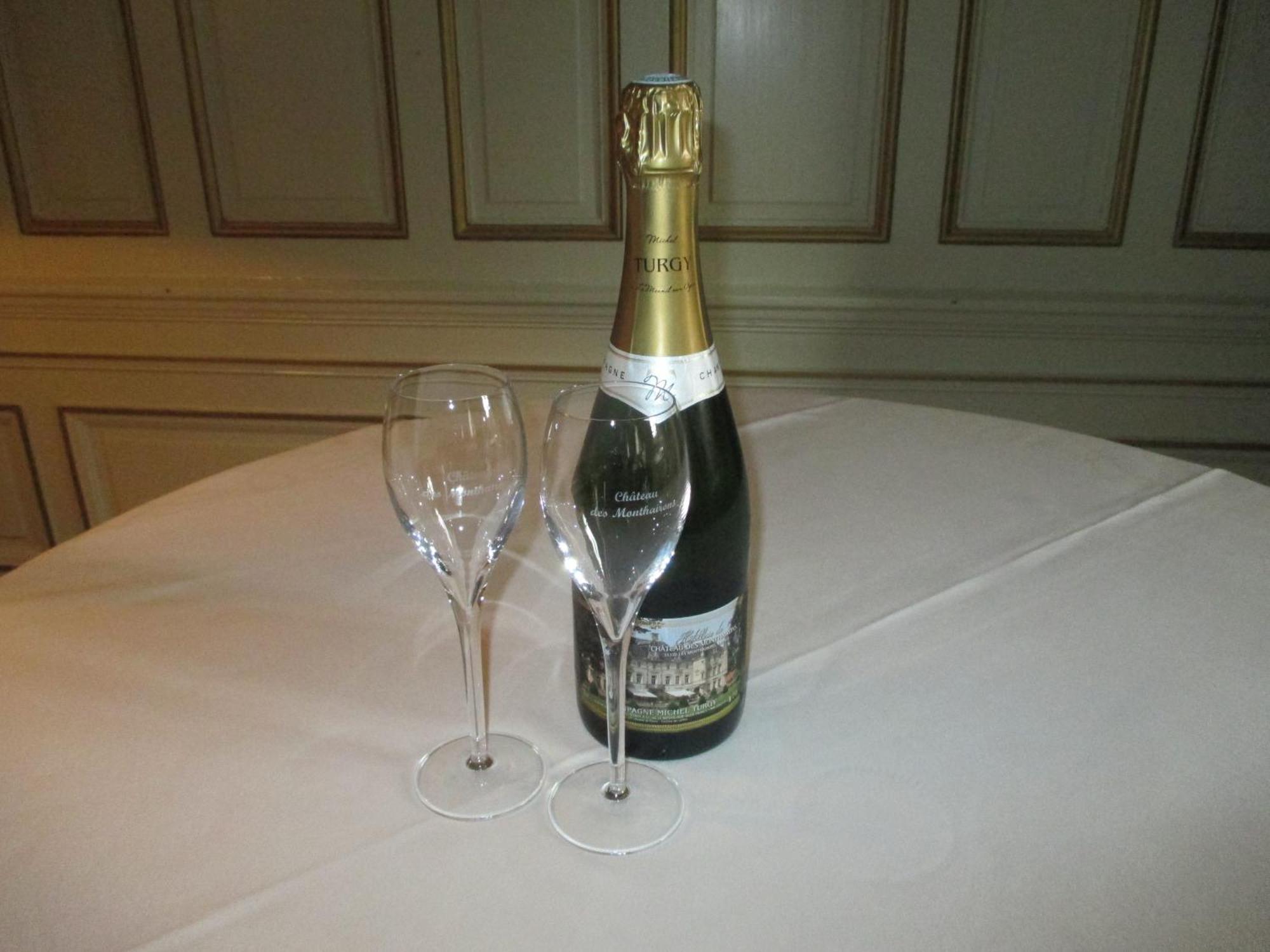 Chateau Des Monthairons Hotel Restaurant Gastromaison Spa Privatif Les Monthairons Exteriör bild