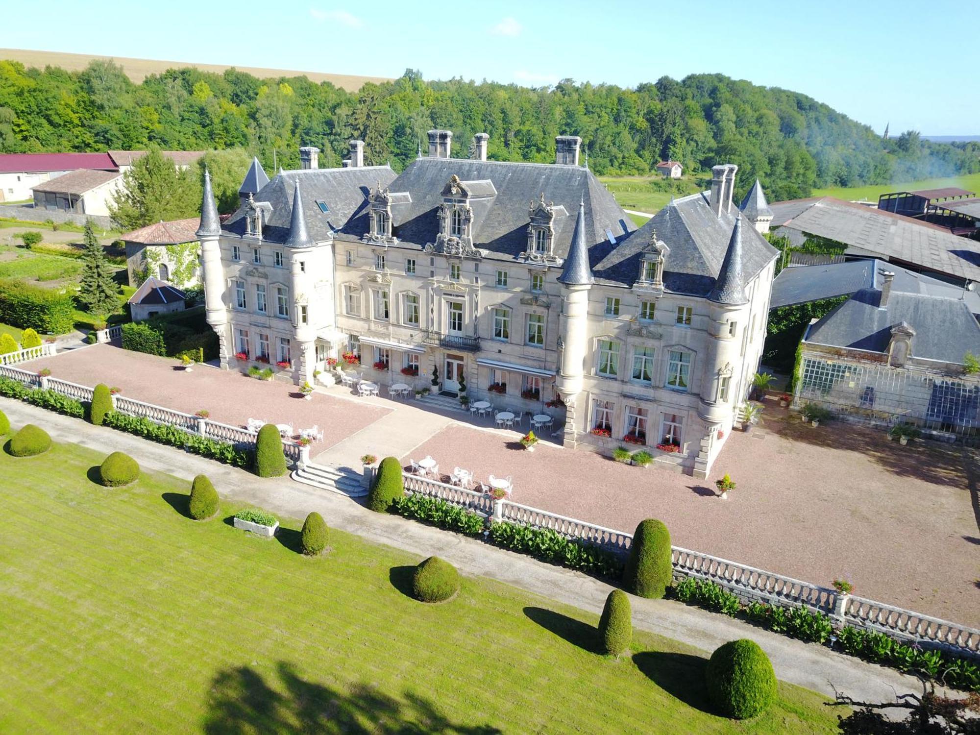 Chateau Des Monthairons Hotel Restaurant Gastromaison Spa Privatif Les Monthairons Exteriör bild