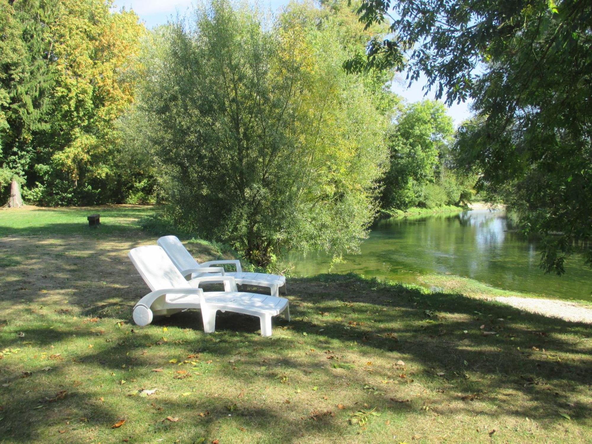 Chateau Des Monthairons Hotel Restaurant Gastromaison Spa Privatif Les Monthairons Exteriör bild