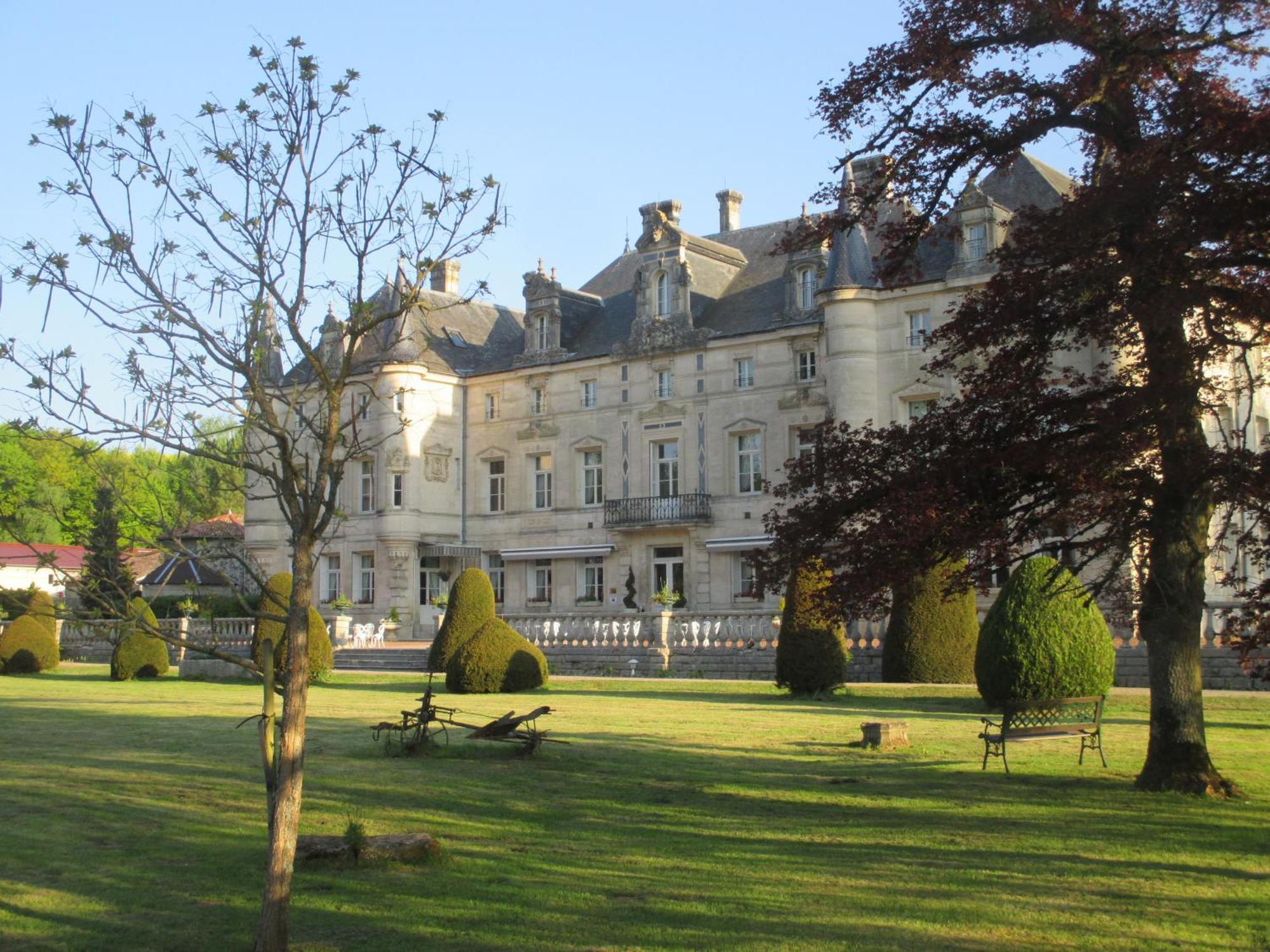 Chateau Des Monthairons Hotel Restaurant Gastromaison Spa Privatif Les Monthairons Exteriör bild